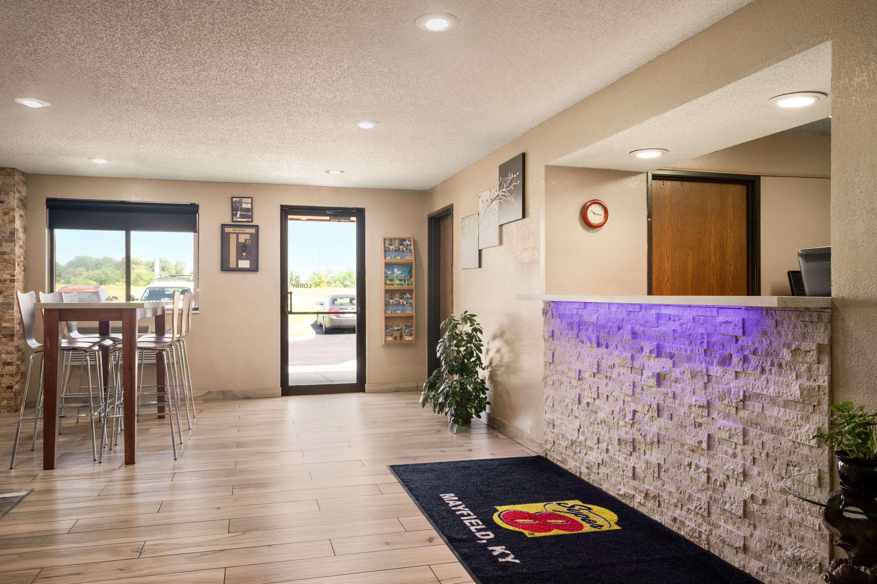 Super 8 By Wyndham Mayfield Buitenkant foto